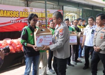 Polres Kediri Berbagi Dengan Ojol, Sambut HUT Bhayangkara ke 79
