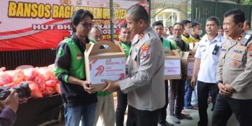 Polres Kediri Berbagi Dengan Ojol, Sambut HUT Bhayangkara ke 79