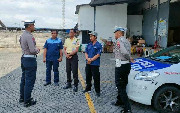 Satlantas Kediri Kota Gugah Kesadaran Tertib Lalu Lintas Pada Angkutan Logistik