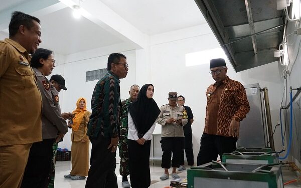 Luncurkan Program MBG Bagi 3B di Kota Kediri, Gus Qowim Pastikan Program Berjalan Optimal