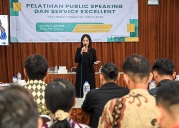 Tingkatkan Pelayanan Publik yang Prima, Kecamatan Mojoroto Hadirkan Pelatihan Public Speaking Petugas Kelurahan