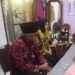 Bukti Kepedulian Terhadap Jajarannya, Mbak Wali dan Gus Qowim Jenguk Lurah Bawang