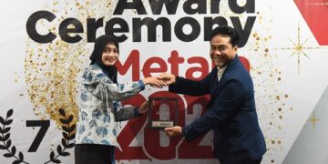 Mbak Wali Peroleh Penghargaan Kategori Tata Kelola Kota Berkelanjutan