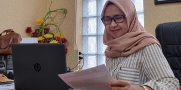 Emi Puasa Handayani: Dari Teladan Sang Ayah hingga Menjadi Sosok Penginspirasi di Dunia Hukum