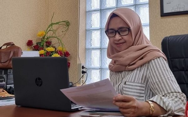 Emi Puasa Handayani: Dari Teladan Sang Ayah hingga Menjadi Sosok Penginspirasi di Dunia Hukum
