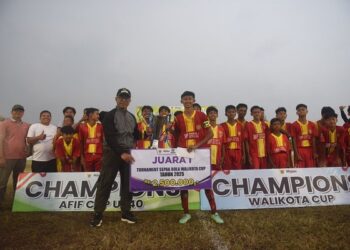 SMPN 2 Kediri Juara Walikota Cup, Gus Qowim Apresiasi Semangat Sportivitas Pelajar