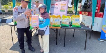 Polres Kediri Kota Gelar Penjualan Beras SPHP di Taman Sekartaji