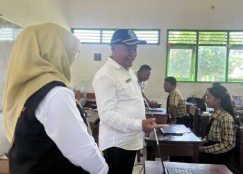 Siswa SMP di Kediri Jalani Gladi ANBK