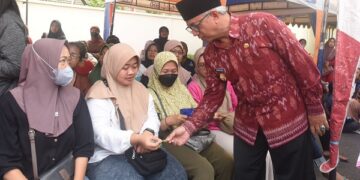 Pasar Murah Hari Lahir Ke-80 Kejari, Gus Qowim: Berikan Manfaat Nyata Bagi Masyarakat