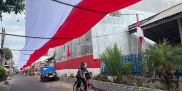 Merah Putih Membentang 480 Meter di Kota Kediri, Simbol Persatuan dan Nasionalisme Warga Kelurahan Dandangan