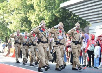 Lomba Baris Kreasi Tingkat Kota Kediri, 97 Regu Tampilkan Yel-yel Seru dan Kostum Nyentrik