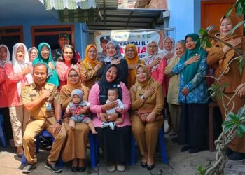 Ketua TP PKK Kota Kediri Kunjungi Posyandu Dahlia di Kelurahan Jamsaren