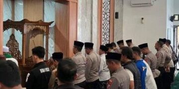 Polres Kediri Gelar Salat Gaib dan Doa Bersama Almarhum Anggota Polri dan Driver Ojol
