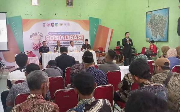 Satpol PP Kabupaten Kediri Ajak Para Pelaku UMKM Perangi Peredaran Rokok Ilegal, Edukasi Kenali Pita Cukai Asli