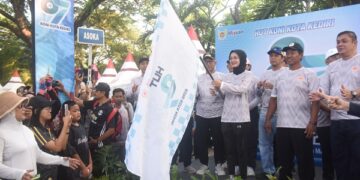 Ajak Warga Kota Kediri Hidup Sehat, Mbak Wali ikut Jalan Sehat HUT ke-87 KONI