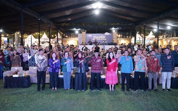 Finfest 2025 Resmi Dibuka, Gus Qowim: Wujud Sinergi untuk Literasi dan Inklusi Keuangan di Kota Kediri