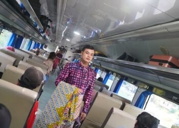 Fashion Show Batik di Kereta dan Stasiun, KAI Daop 7 Madiun Rayakan Hari Batik Nasional