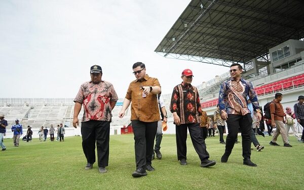 Mas Dhito Pastikan Pekerjaan Pembangunan Pasar dan Stadion Tetap Berjalan