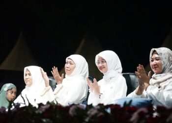 Hadiri Lirboyo Bersholawat Mbak Wali : Kuatkan Kolaborasi Dengan Santri Untuk Pembangunan Kota Kediri