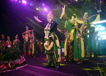 PT Gudang Garam Hadirkan Pertunjukan Mistis Nan Megah Samudra Kasetya di Dhoho Night Carnival 2025