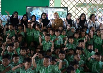Hari Guru Nasional, Mbak Wali Hadir Membawa Kejutan Hangat untuk Guru