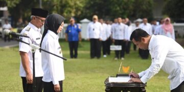 Mbak Wali Tandatangani Internal Audit Charter untuk Perkuat Pengawasan Pemerintahan