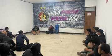 Suporter Persik Datangi Mess, Tuntut Kejelasan Laga Kontra Persebaya