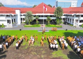 Pimpin Apel Pagi, Gus Qowim Ajak Pegawai Pemkot Kediri Nyalakan Kembali Semangat Juang