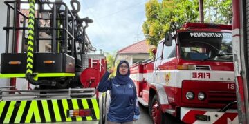 Rana Hertiningsih: Perempuan Tangguh di Barisan Pemadam Kebakaran Kota Kediri