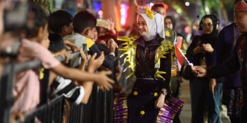 Pikat Perhatian di Dhoho Night Carnival, Ini Cerita Dari Kostum Mbak Wali