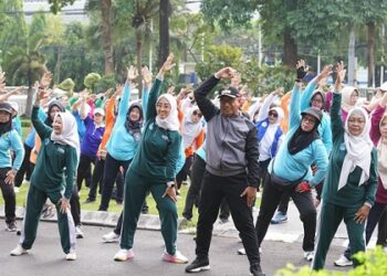 Pagi Ceria Bersama GOW, Gus Qowim Ajak Perempuan Kediri Tetap Bugar