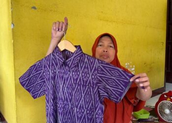 Tenun Ikat Khas Kota Kediri Jadi Seragam Sekolah, Kenalkan Budaya dan Gerakkan UMKM