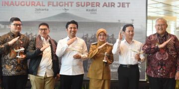 Momen Hari Pahlawan, Mbak Wali Turut Saksikan Inagural Flight Bandara Dhoho Kediri