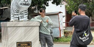Warga Balongjeruk Sepakat Pertahankan Patung Macan Putih sebagai Ikon Desa