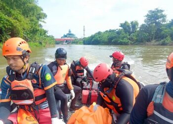 Jenazah Pria Ditemukan di Sungai Brantas Kediri, Diduga Korban Tenggelam dari Mojo