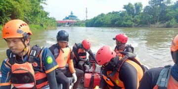 Jenazah Pria Ditemukan di Sungai Brantas Kediri, Diduga Korban Tenggelam dari Mojo
