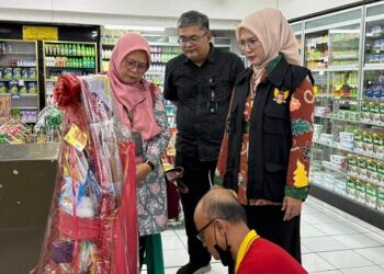 Sidak di Pasar Modern, Disperdagin Kota Kediri Pastikan Parcel Bebas Dari Produk Kedaluwarsa