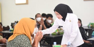 Mbak Wali Beri Motivasi dan BLT kepada Anak Berhadapan dengan Hukum