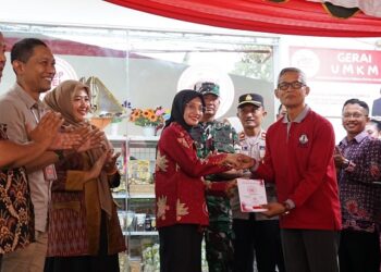 Dukung Ekonomi Kerakyatan, Mbak Wali Resmikan Gerai Koperasi Kelurahan Merah Putih di Ngadirejo