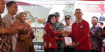 Dukung Ekonomi Kerakyatan, Mbak Wali Resmikan Gerai Koperasi Kelurahan Merah Putih di Ngadirejo