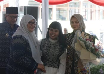 Mbak Wali Hadirkan Kebahagiaan, Salurkan Santunan Kepada 1.241 Anak Yatim