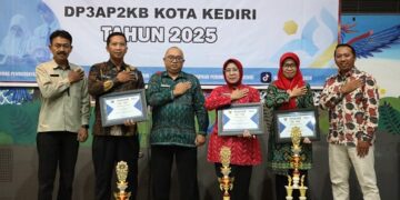 Perkuat Sekolah Siaga Kependudukan untuk Wujudkan Generasi Unggul, Pemkot Kediri Gelar Workshop dan Serahkan Penghargaan Sekolah SKK