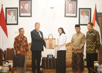 Mbak Wali Terima Kunjungan Dubes Palestina, Tegaskan Komitmen Perdamaian dan Moderasi Beragama