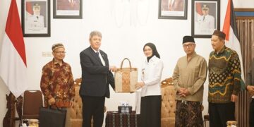 Mbak Wali Terima Kunjungan Dubes Palestina, Tegaskan Komitmen Perdamaian dan Moderasi Beragama