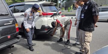 Peringati Hari Anti Polusi Sedunia, Pemerintah Kota Kediri Gelar Operasi Gabungan Uji Emisi Kendaraan R4 – R6