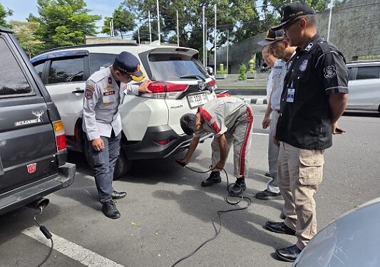 Peringati Hari Anti Polusi Sedunia, Pemerintah Kota Kediri Gelar Operasi Gabungan Uji Emisi Kendaraan R4 – R6