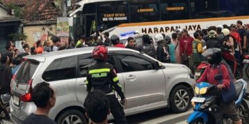 Harapan Jaya Terlibat Laka Beruntun, Tabrak Sepeda Motor Sampai Rumah