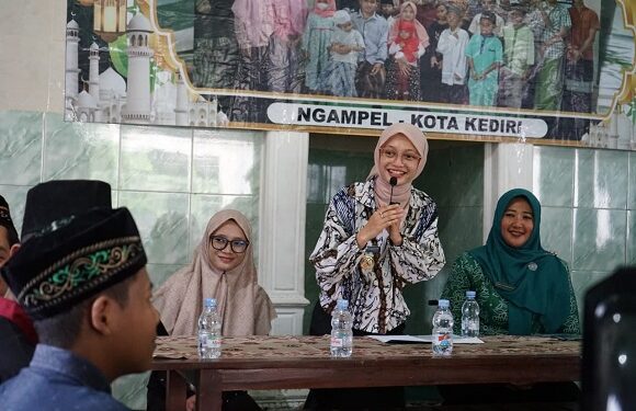Peringati Isra’ Mi’raj, Mbak Wali dan Ning Faiq Berbagi Senyum Bersama Anak Yatim dan Dhuafa