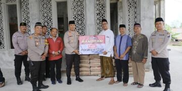 Peduli Sarana Ibadah, Polres Kediri Salurkan Bantuan untuk Masjid An Nur Al Utsmani