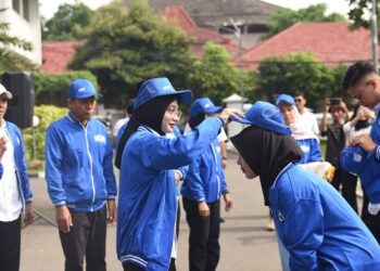 Mbak Wali Berangkatkan KKN Tematik UN PGRI Kediri, Harap Mahasiswa Hadirkan Solusi Nyata bagi Masyarakat